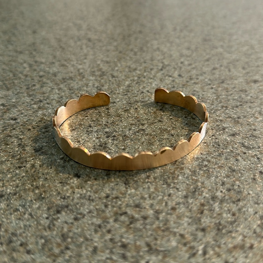 Oceanne Scalloped brass bracelet